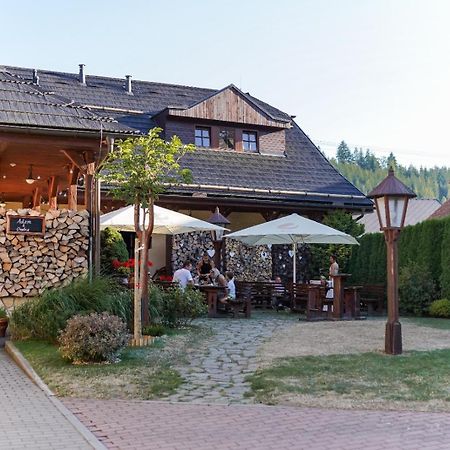 Penzion A Restaurace Stare Casy Horní Bečva Exteriör bild