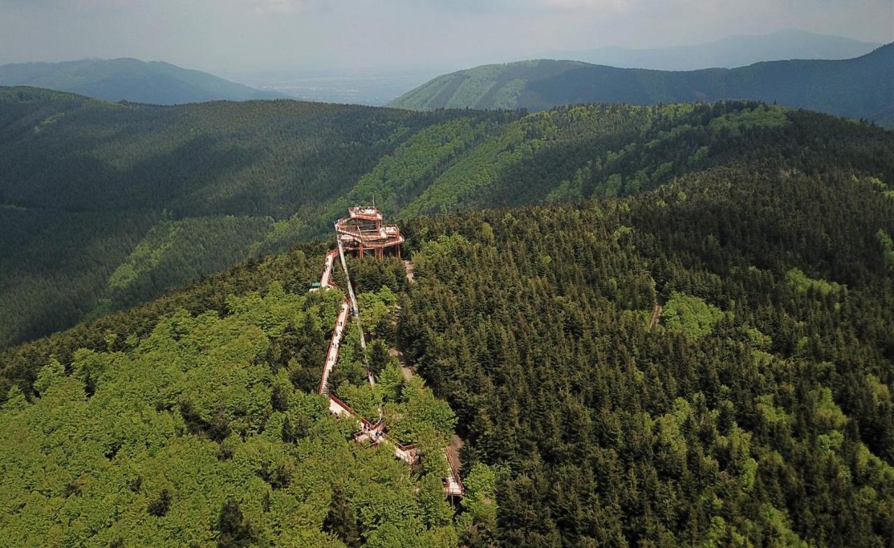 Penzion A Restaurace Stare Casy Horní Bečva Exteriör bild