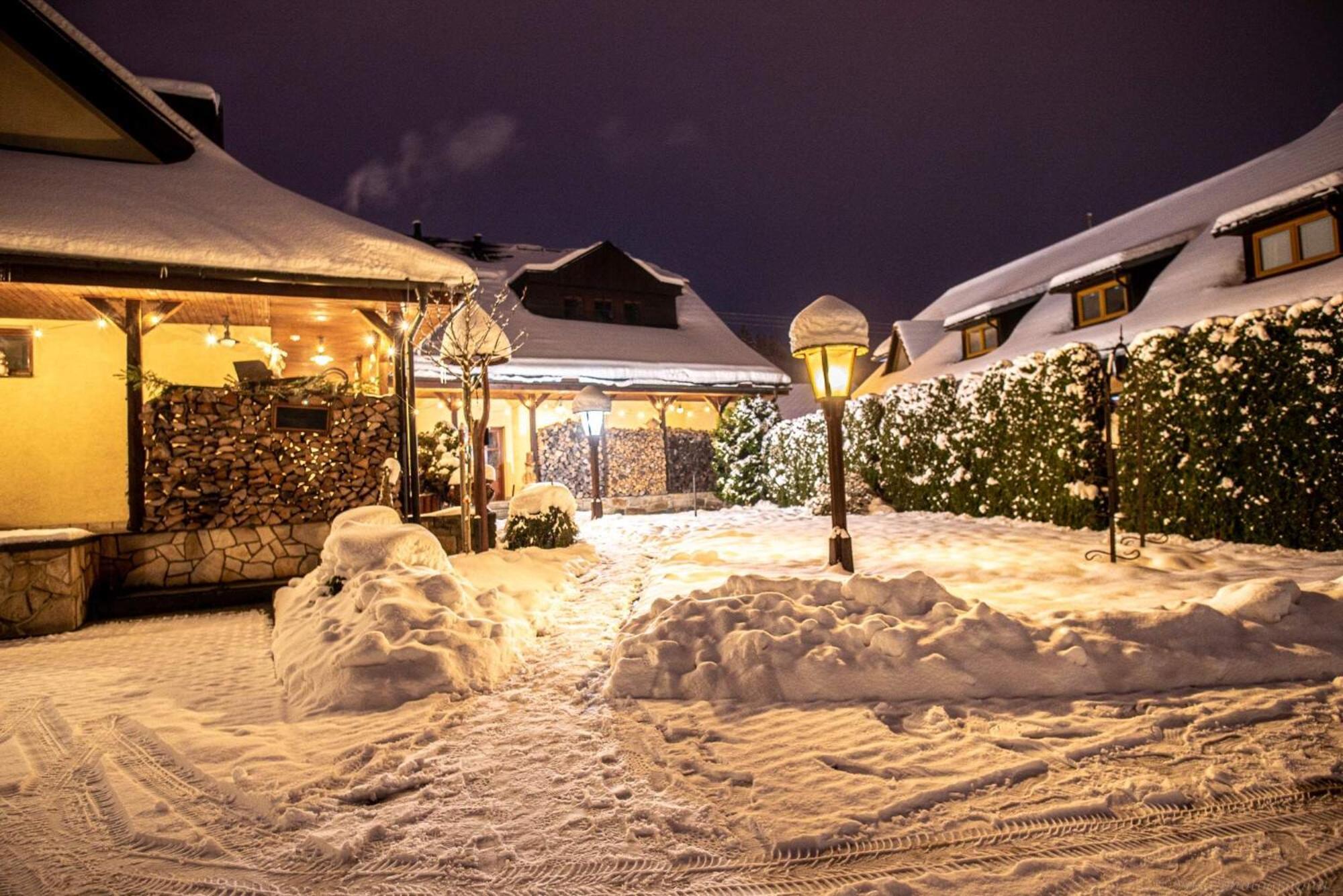 Penzion A Restaurace Stare Casy Horní Bečva Exteriör bild